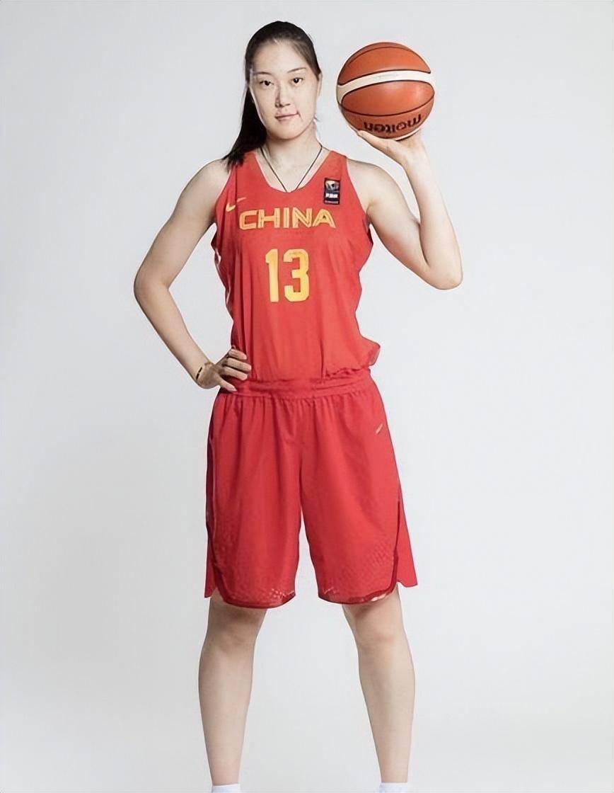 包含上海女篮取得连胜，状态火爆引领全联赛的词条