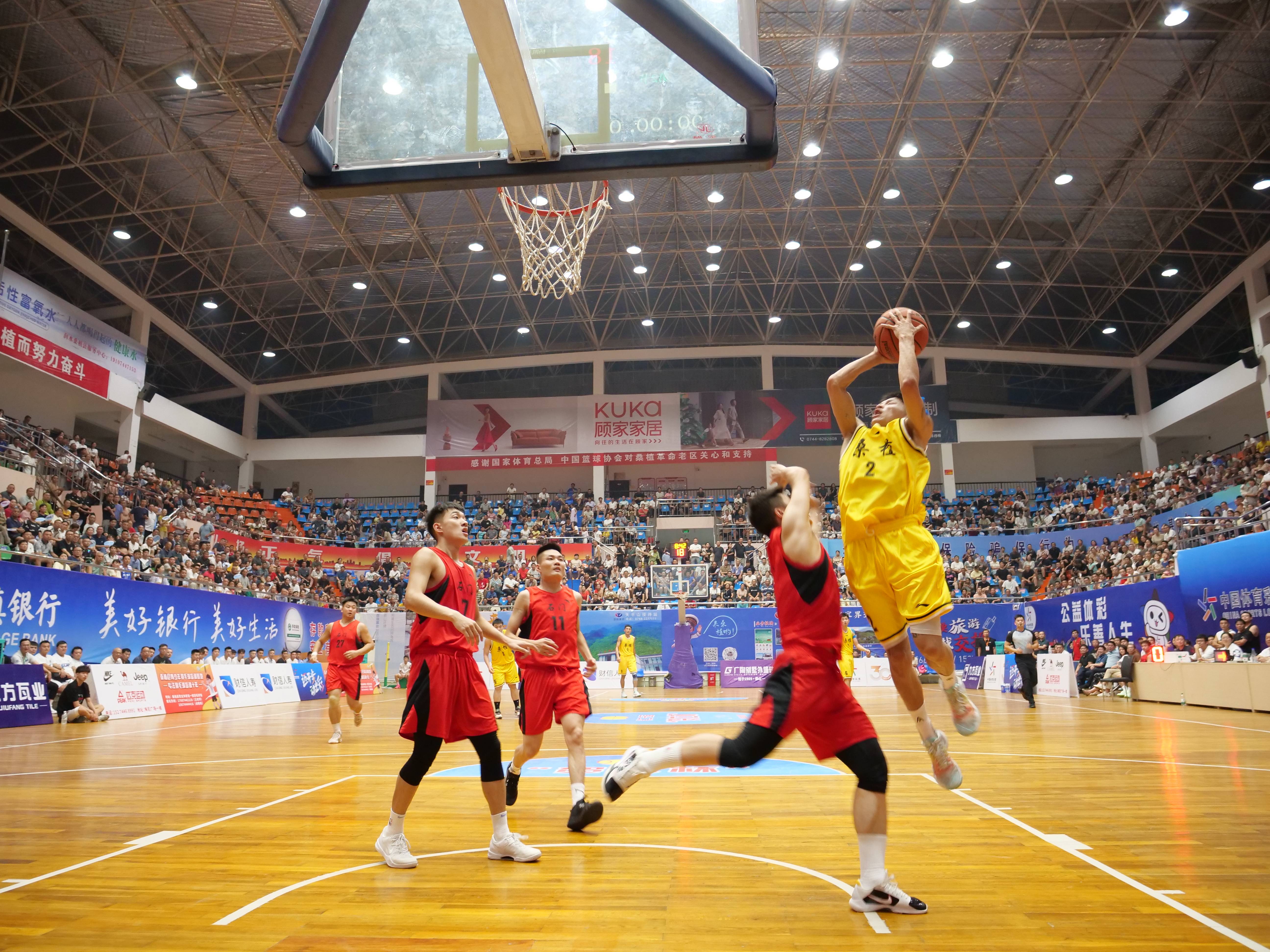 篮球技巧大赛吸引无数爱好者参与