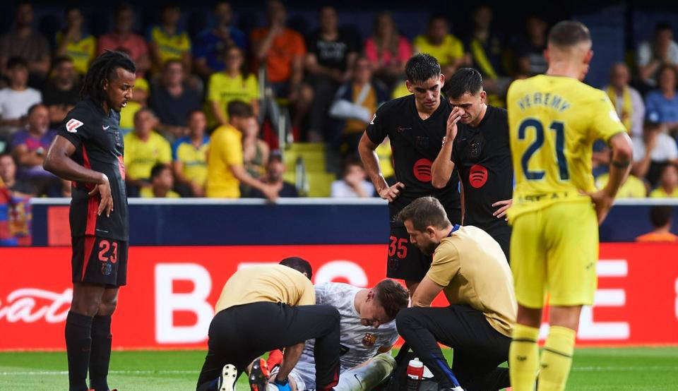 希腊完胜巴萨,库尔图瓦关键制胜 希腊完胜巴萨,库尔图瓦关键制胜