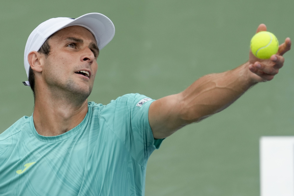 拉沃尔杯险胜美网，兹维列夫状态火热