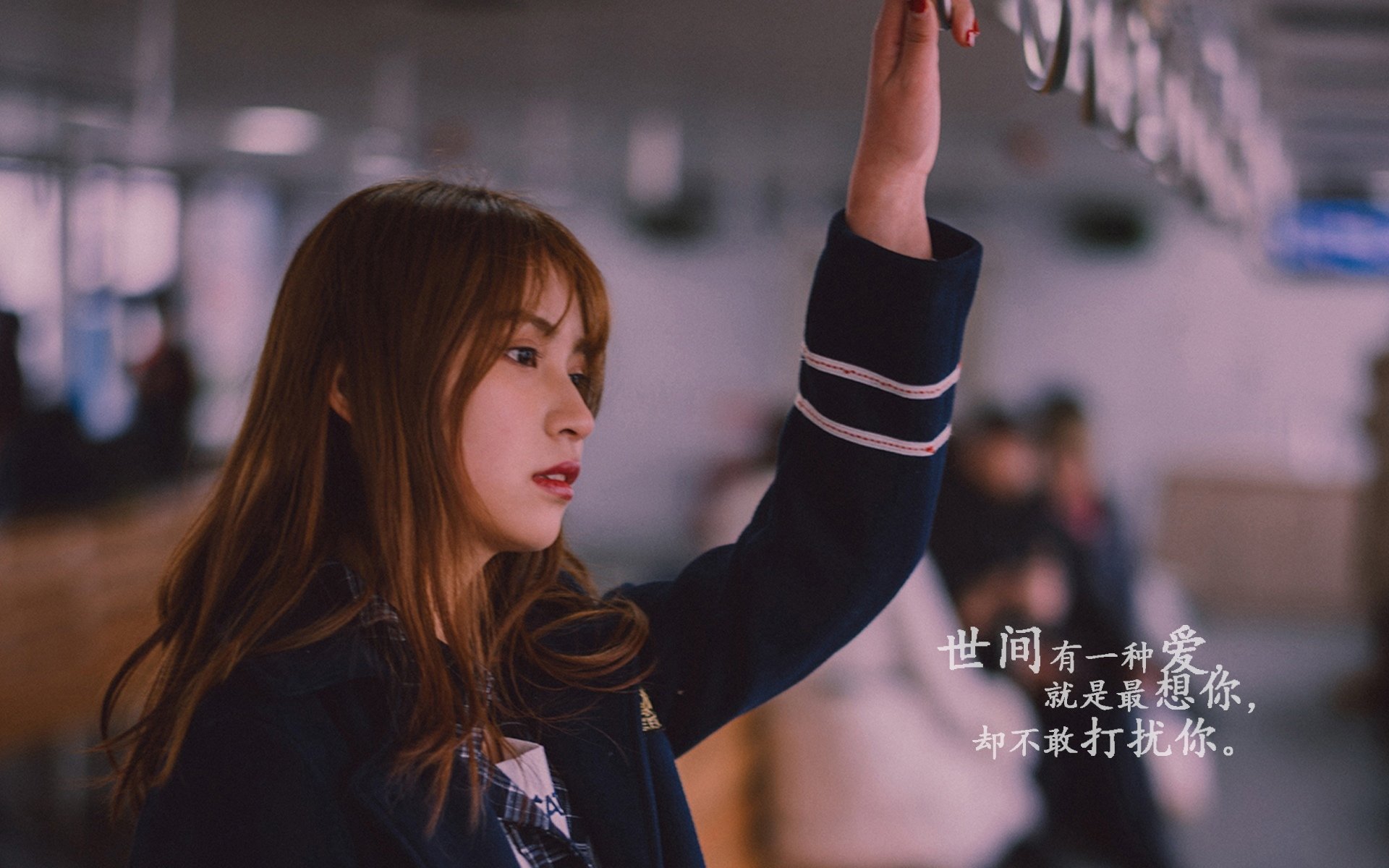 墨色浪潮之下，那扇金色大门