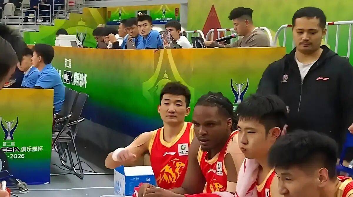 马克西防守端锁死对手，广厦队拿下山西队